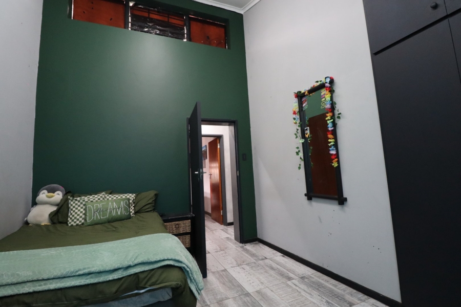 5 Bedroom Property for Sale in Kabega Park Eastern Cape